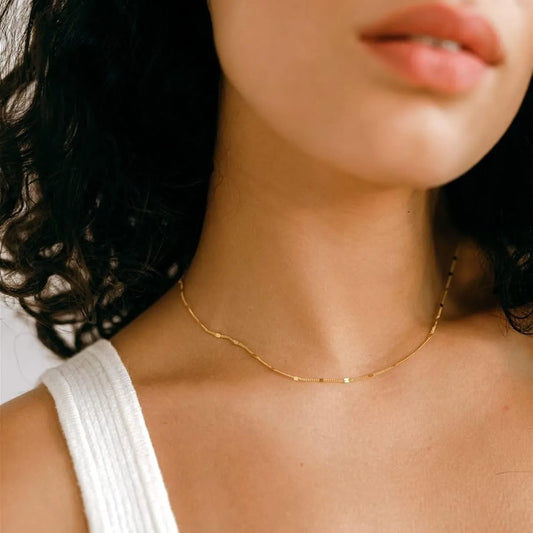 Elegancki Naszyjnik Choker z Okrągłym Motywem – Nowoczesny Minimalizm i Styl